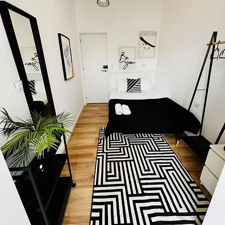 بيت شباب High Standard Marques De Pombal