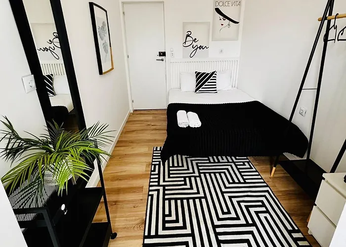 אכסניה High Standard Marques De Pombal