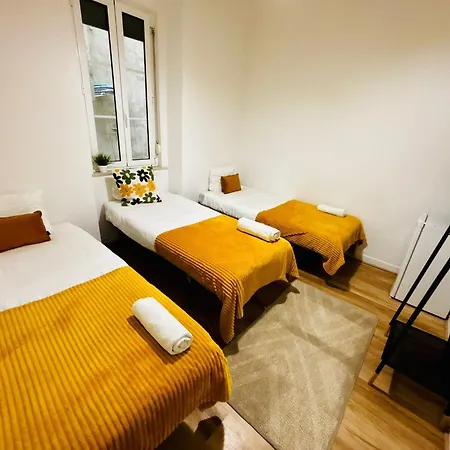 High Standard Marques De Pombal Hostel *