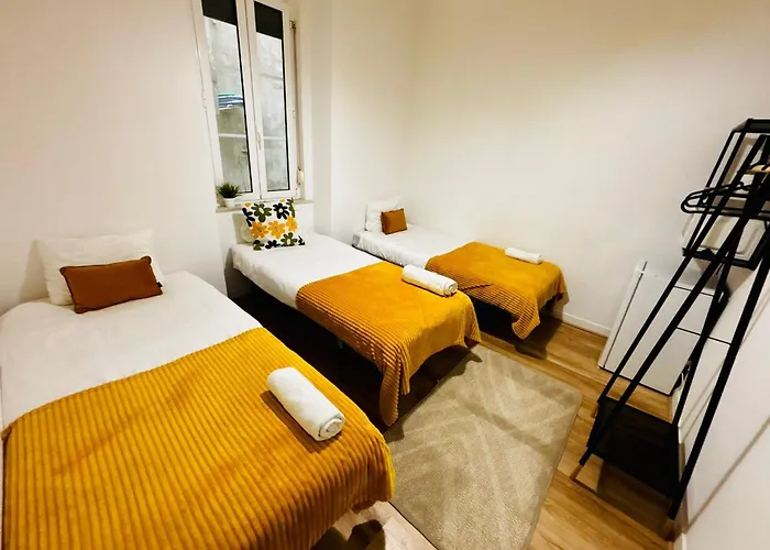 High Standard Marques De Pombal Hostel *