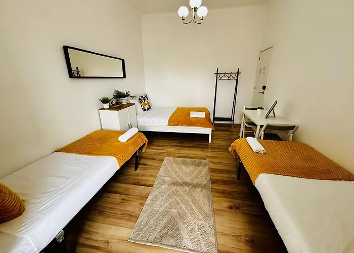 High Standard Marques De Pombal Hostel *