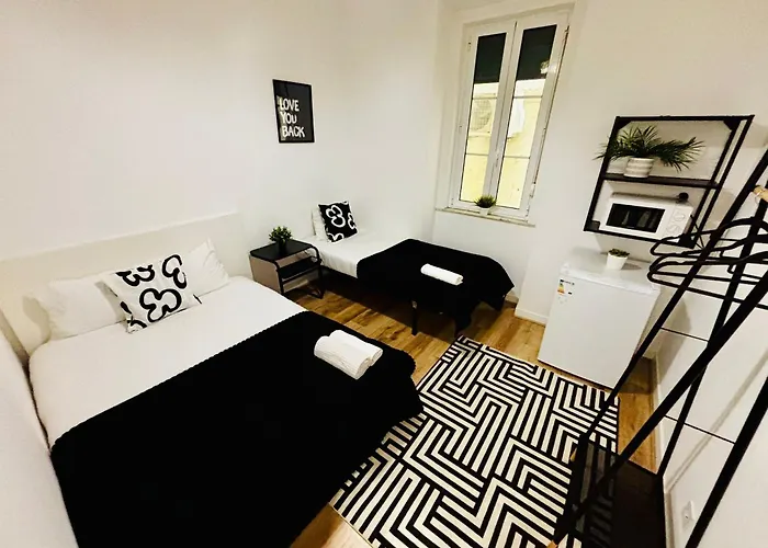 High Standard Marques De Pombal ホステル